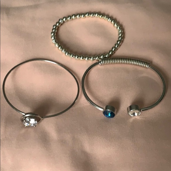 SOLD - Bunch of bracelets - Picture 3 of 6